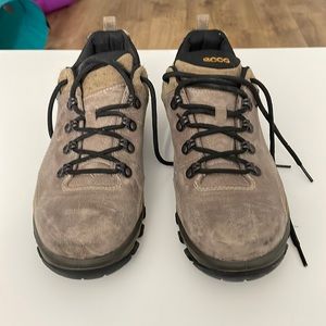 NWOT ECCO Women's Dhaka Lo GTX Hiking Shoe SIZE 41 US 10